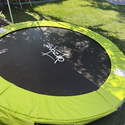 Trampoline 8ft wide