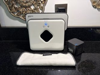 Mint 4200 Evolution Robotics Automatic Hard Floor Cleaner with GPS Cube & Cloth