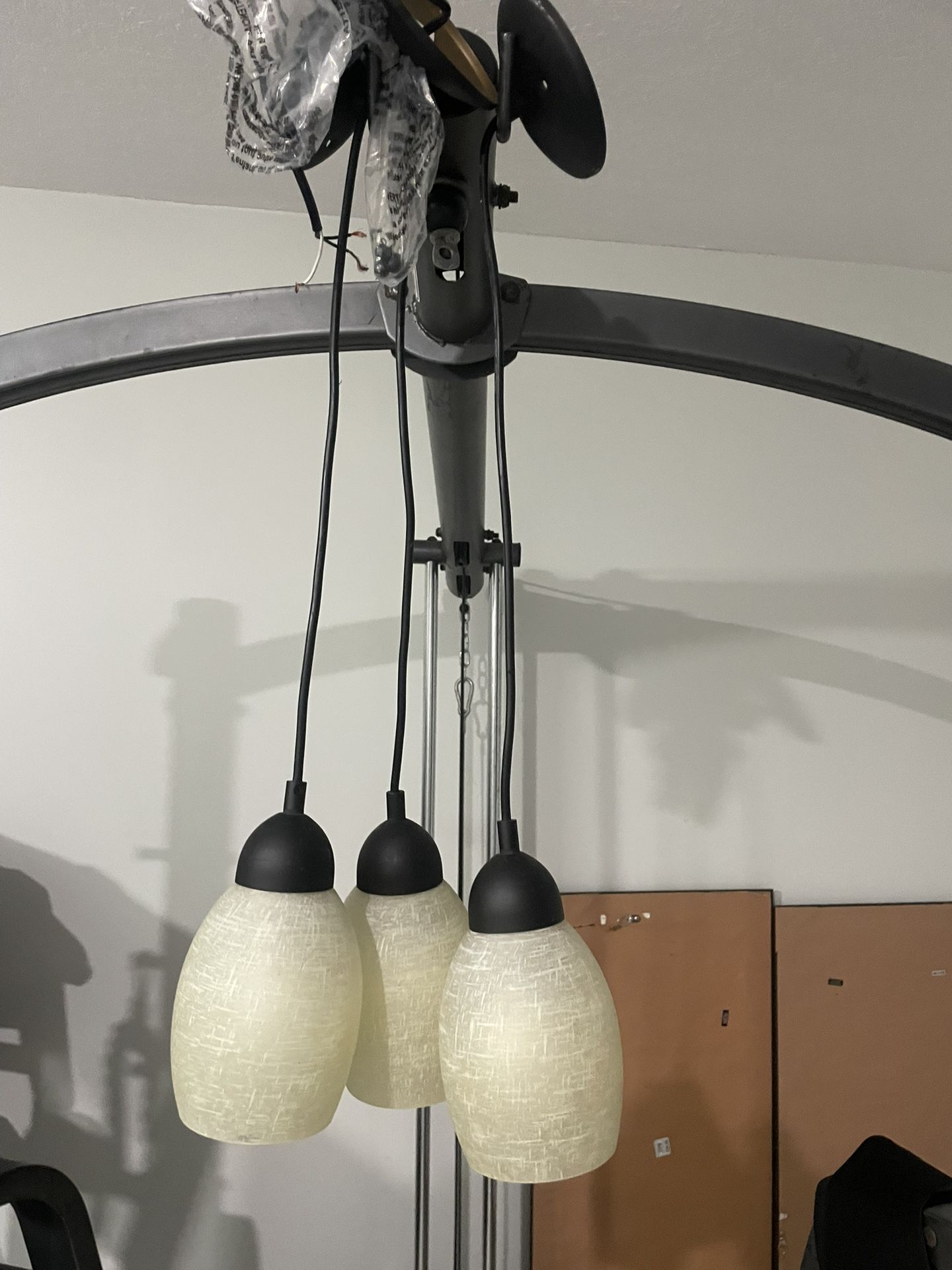 3 Tracking Lights