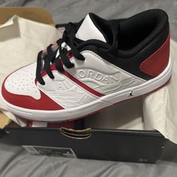 Jordan Nu Retro 1 Low Sz 5 Youth NEW In Box