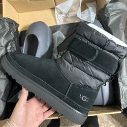 Men’s UGG pull over all weather 