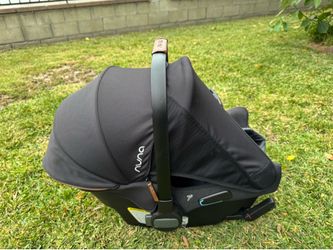 Nuna Infant Car seat