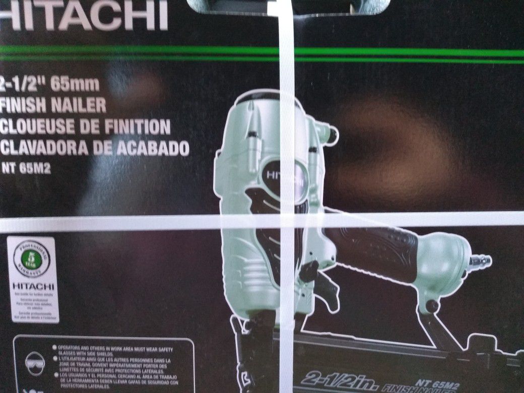 Hitachi 2 1/2 inch finish nailer
