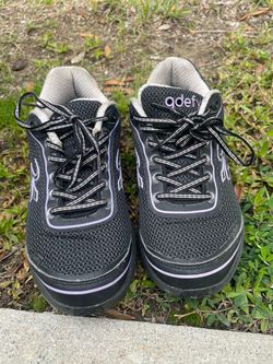Women’s Size 6 Gravity Defyer GDefy Athletic Sneakers