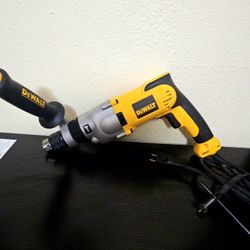 DEWALT CORDED ROTARY HAMMER SDS