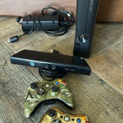 Xbox Kinect 360 Console + 2 Controllers 