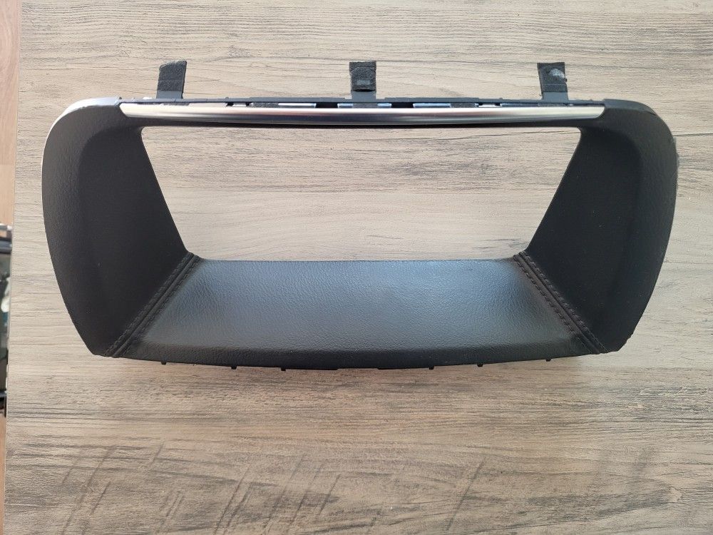 Mazda CX-5 Infotainment Screen Bezel / Trim (2016) β OEM