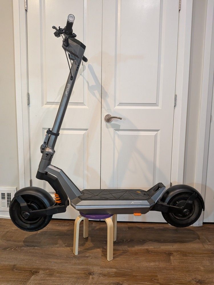 Apollo Pro E Scooter