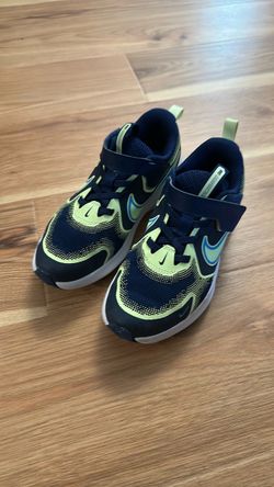 Nike Kids Sneakers Navy and Lime Green size 1.5Y