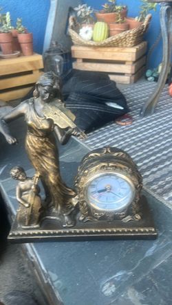 citizen desk clock