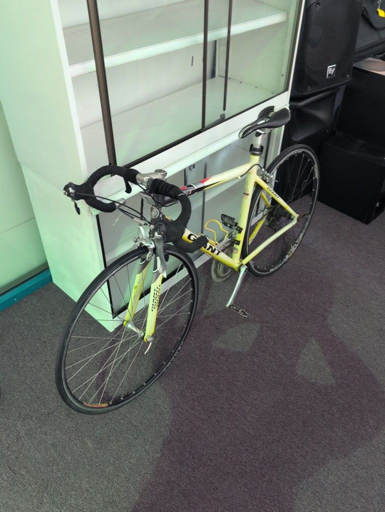 Giant TCR2 Bike