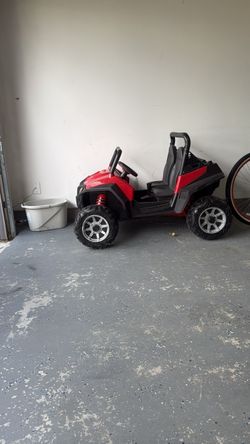 Peg Perego Polaris Ranger RZR 900 12-Volt Battery-Powered Ride-On, Red