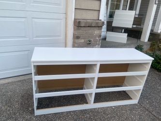 White Six drawer dresser