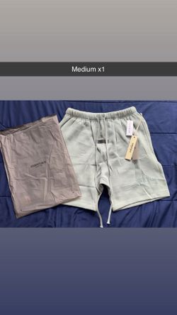 SYCAMORE ESSENTIALS SHORTS size medium