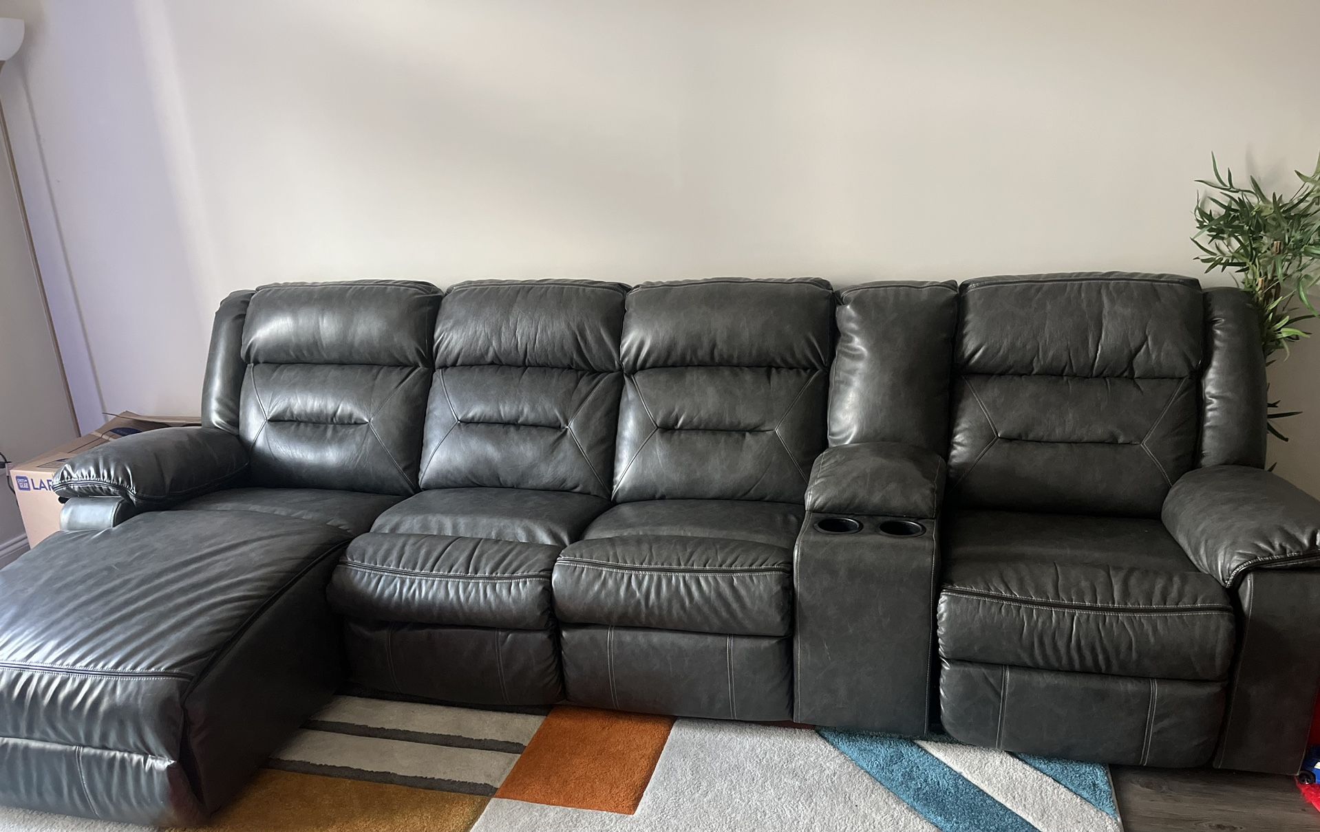 Leather Sectional/recliner