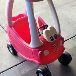 USED LITTLE TIKES  TOY CAR FOR GIRLS  USED STILL GOOD SHAPE  HABLO ESPAÑOL  GUGETE PARA NINAS  DE 3 ANOS A 4  DE EDAD 