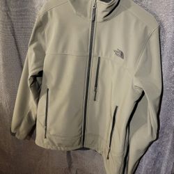 North Face Men's Medium Sized Jacket Green