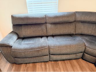 Premium 6 piece Power Reclining Sectional Sofa with Storage Console & USB