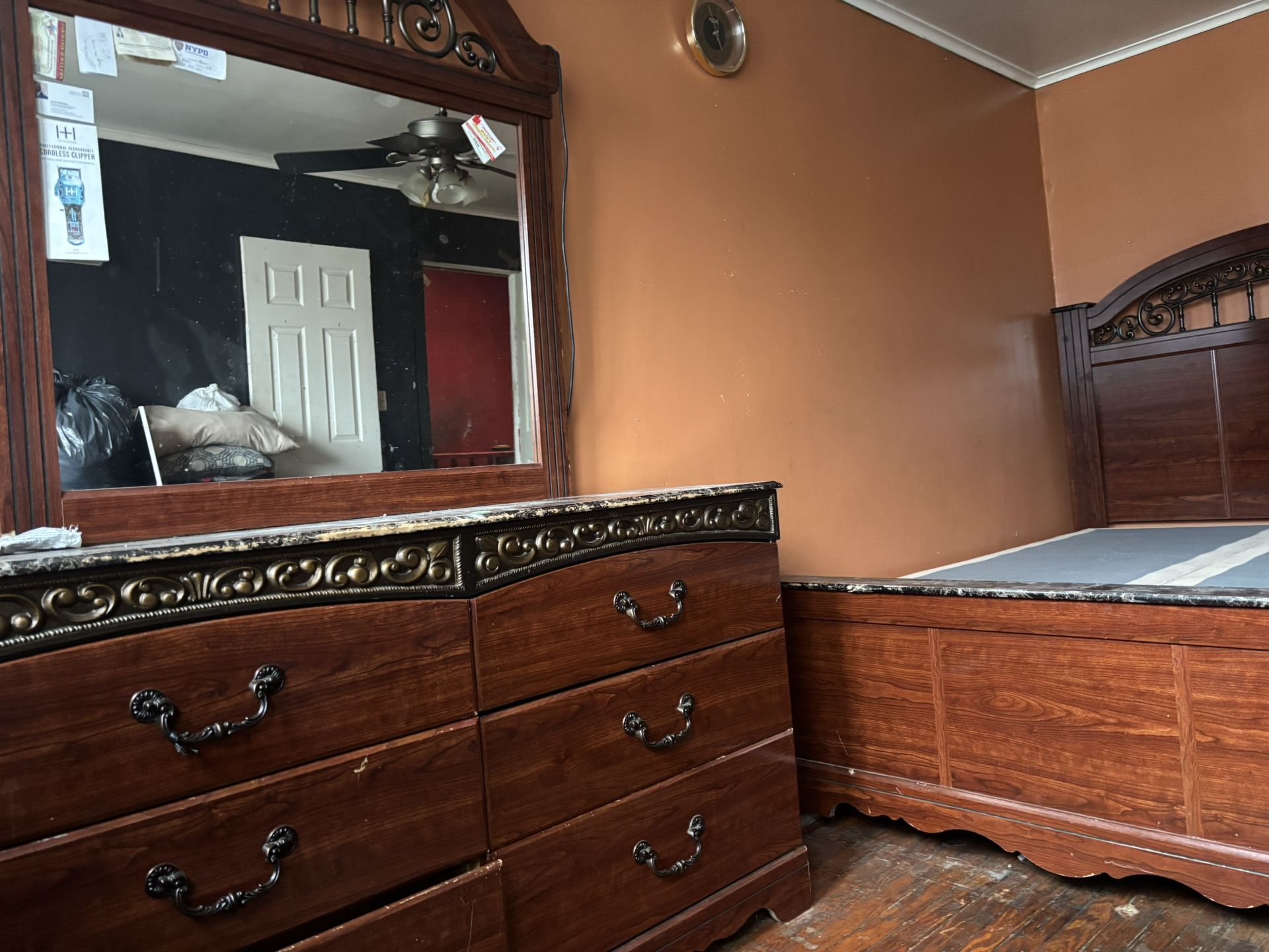 Full Size Frame With Dresser