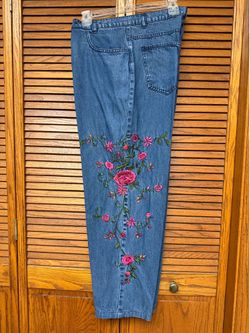 Democracy 10 Women’s Soft Relaxed Fit Jeans Embroidered Floral Leg Pants