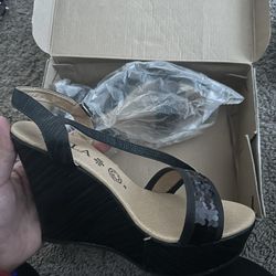 Black Wedges