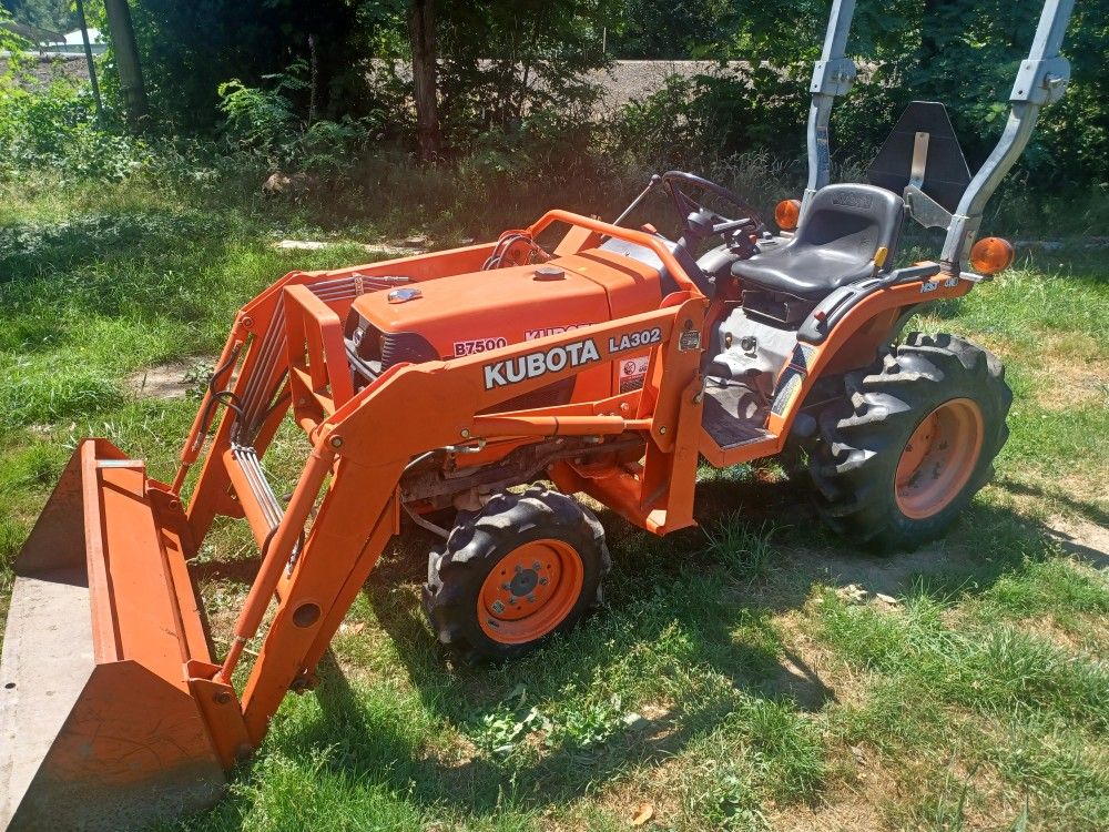 Kubota B7500
