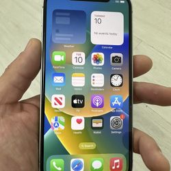 iPhone 12 128GB W/ New Tempered Glass Screen Protector And Charger!
