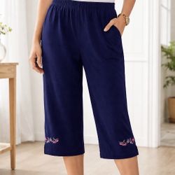 Sport Savvy women’s navy embroidered details size Small