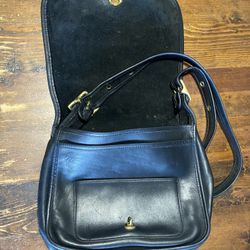 Vintage COACH 9525 Black Stewardess Glove-Tanned Cowhide Turn Lock Bag COA