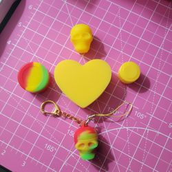 5pc YELLOW HEART LOT of Wax/Dab/Oil/RX Silicone Storage Containers 