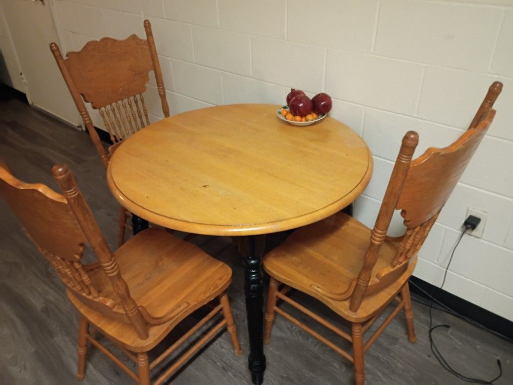 3 Chair Table The Extra Spot Id For The High Chair Asking $50 