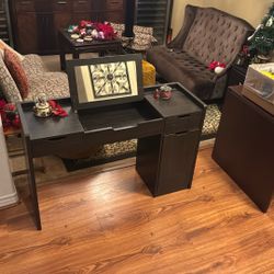 Bormann Vanity With Mirror