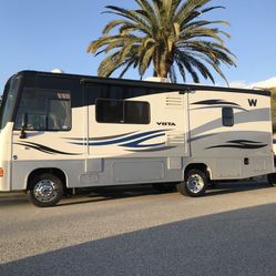 2011 Winnebago 27P Vista