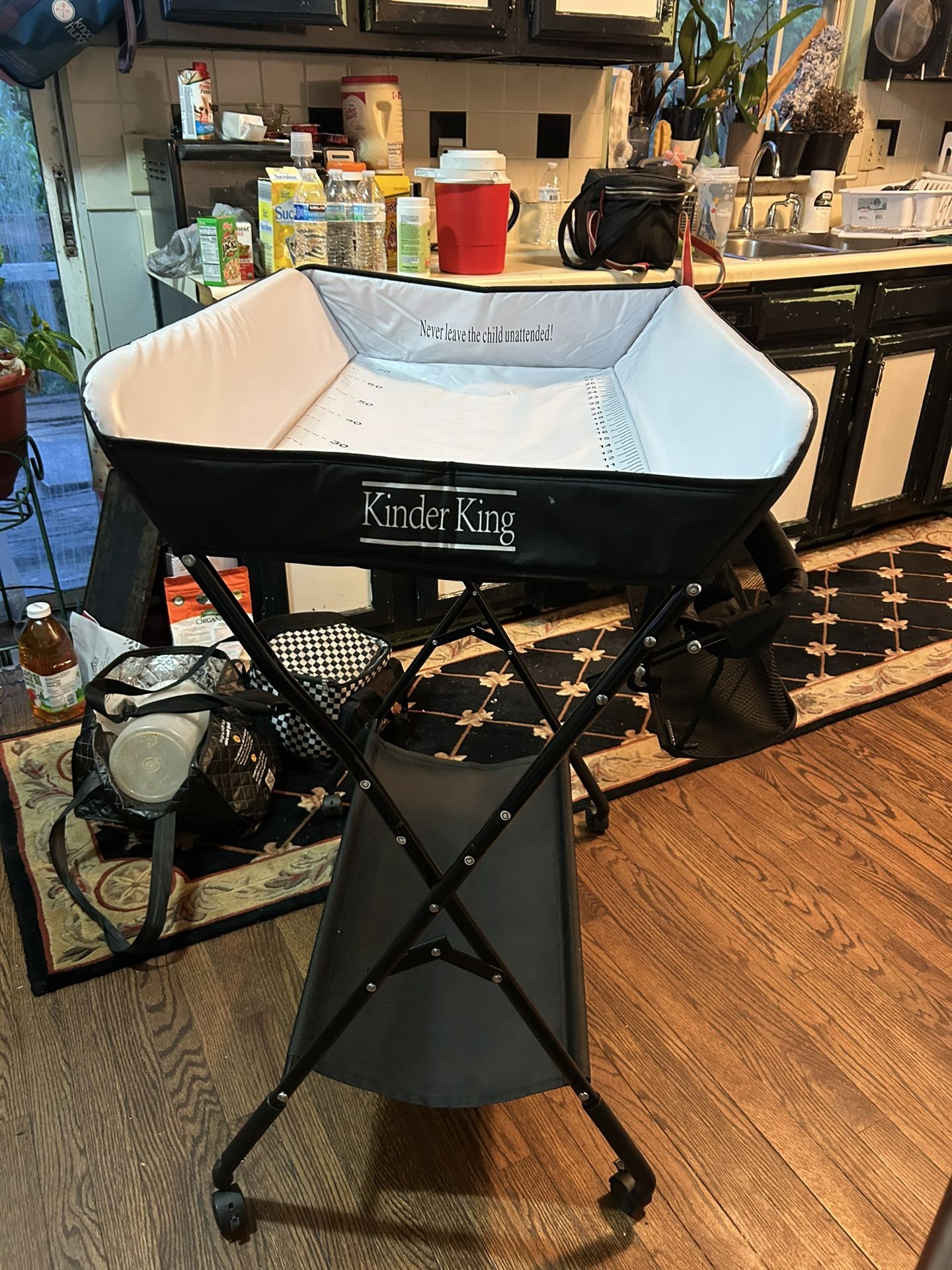 kinder king changing table