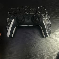 White Ps5 controller 