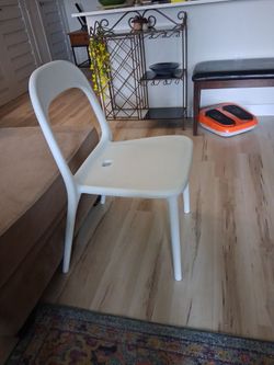 White Plastic Outdoor Chairs Set of 2