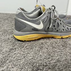Women’s Nike Shoes Size 8.5