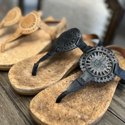 UGG Size 5 Sandals