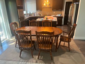 Dining room table with 6 chairs