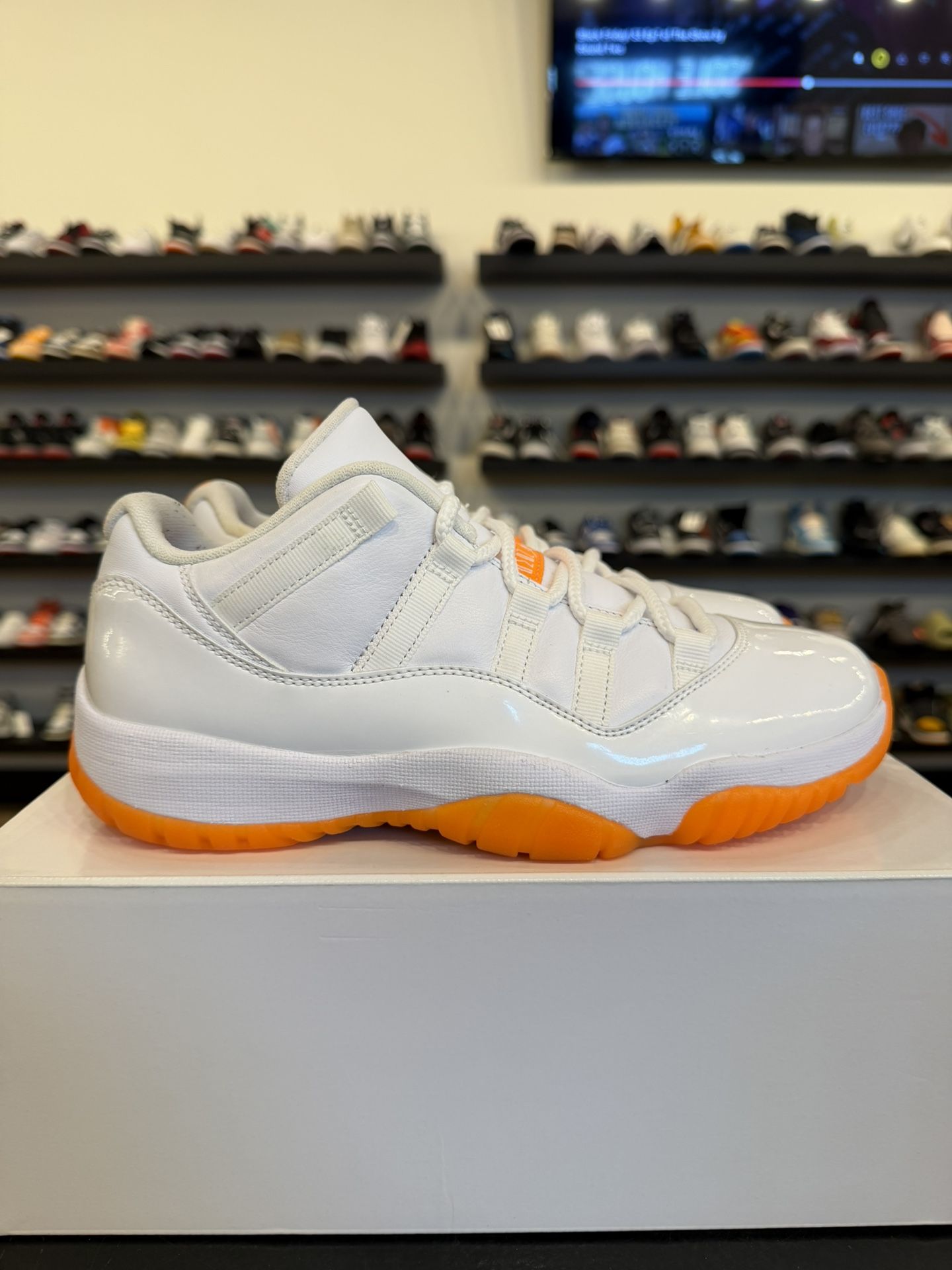 Jordan 11 Citrus Size 7M (8.5W) Pre-Owned