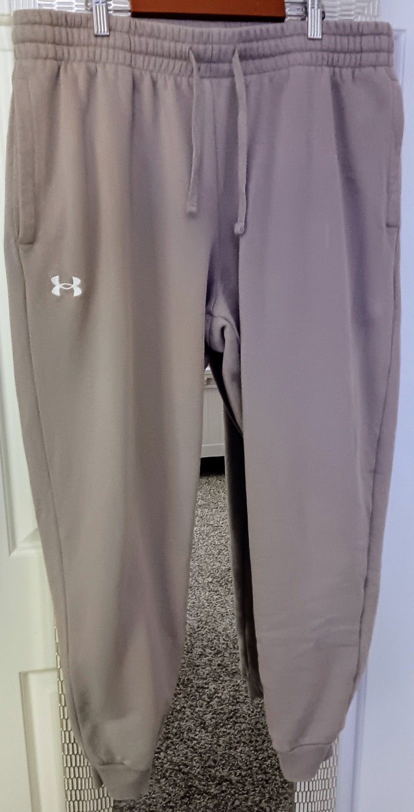Men's Under Armour UA Fleece Joggers Pants Size XL Khaki/ Tan