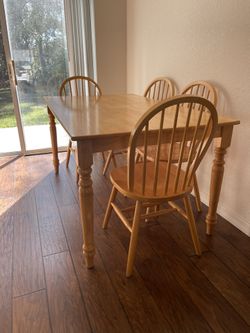 Dining Room Table (4 Chairs)