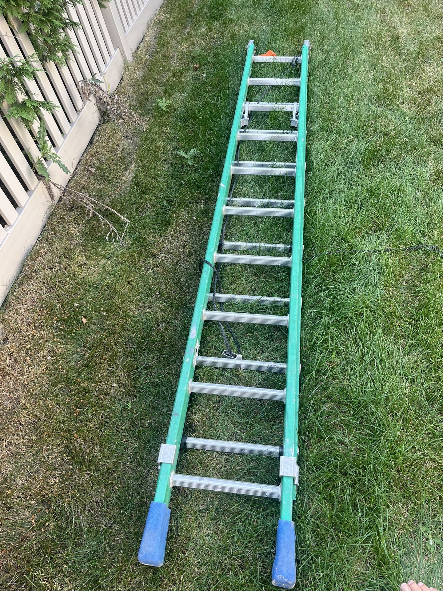 Fiberglass Extension Ladder