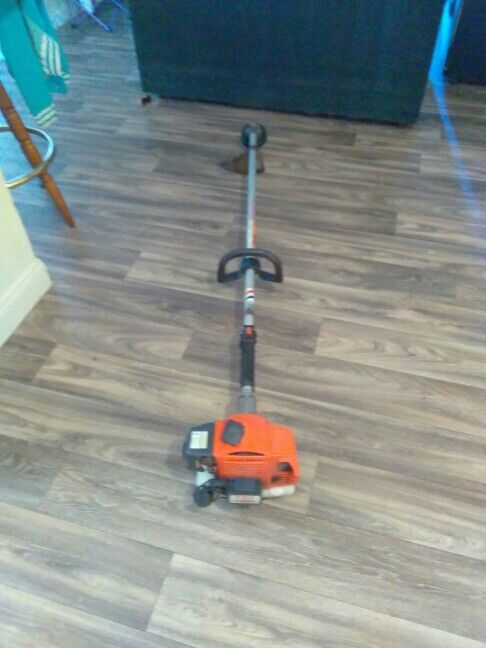 TMC POWER EQUIPMENT KPW3650 COMMERCIAL 35CC WEEDEATER IN EXCELLENT CONDITION MUY BUENAS CONDICIONES $$$