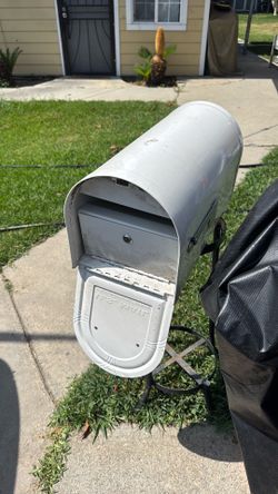 LARGE MAIL BOX