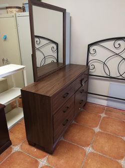 Dresser with mirror. delivery available