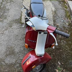  Vespa P200E