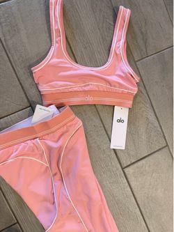 Small Pink Alo yoga sports set