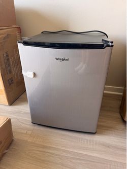 Whirlpool 2.7 cu. ft. Mini Refrigerator WH27S1E