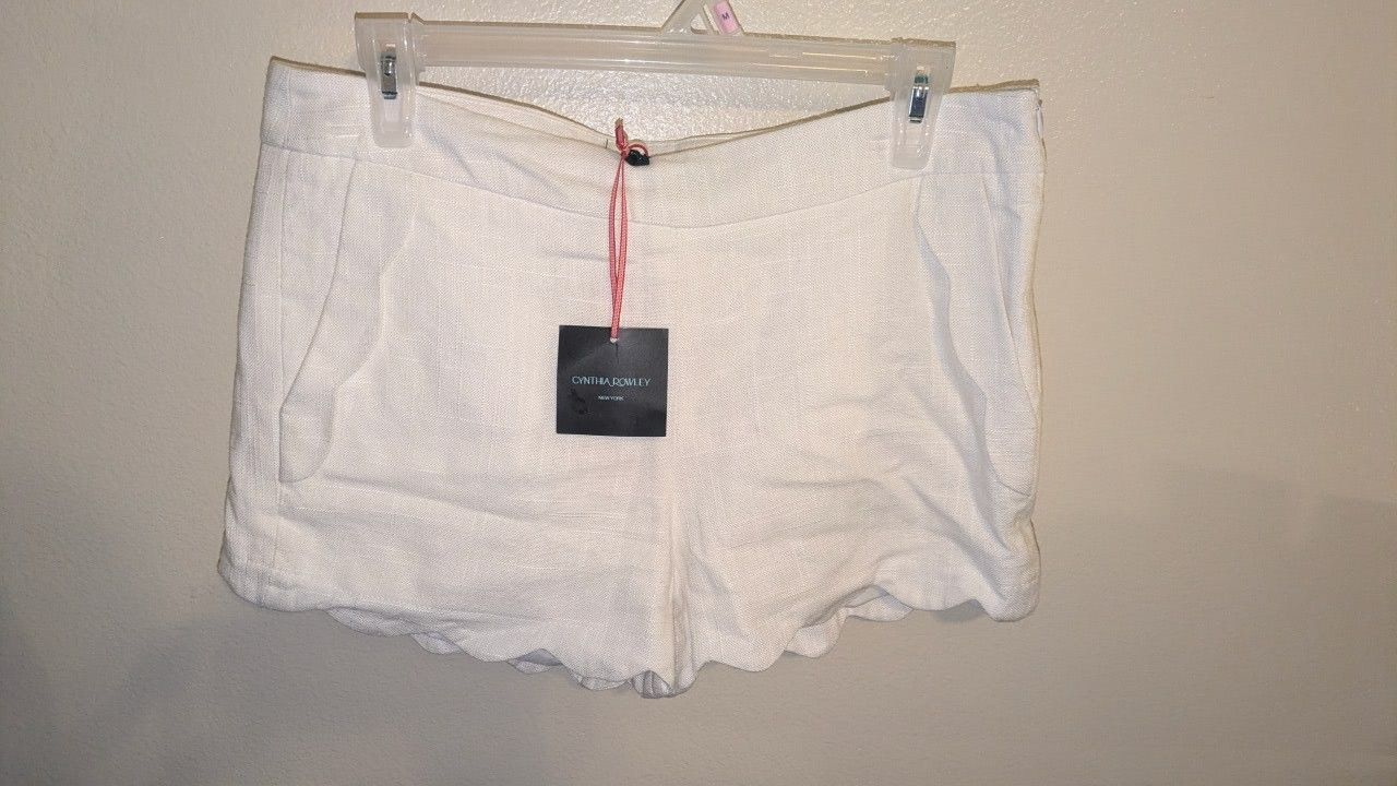 New With Tags Cynthia Rowley White Scalloped Linen Shorts